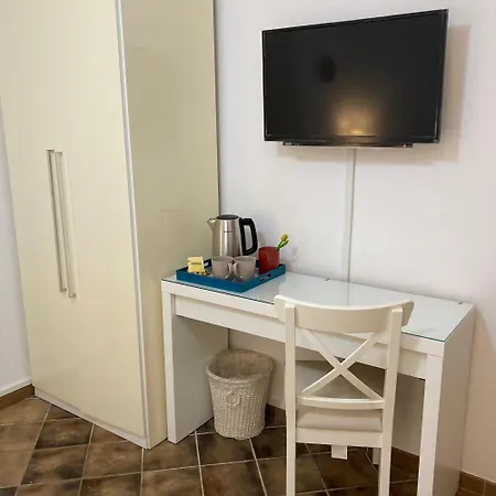 En-suite Quadruple Room-giardino A Mare Pensionat Donnalucata (Sicily)
